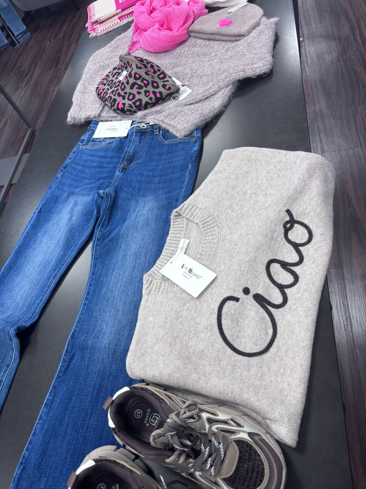 Ciao-Strick von V Milano mit Denim in der STYLAHOLIC Boutique